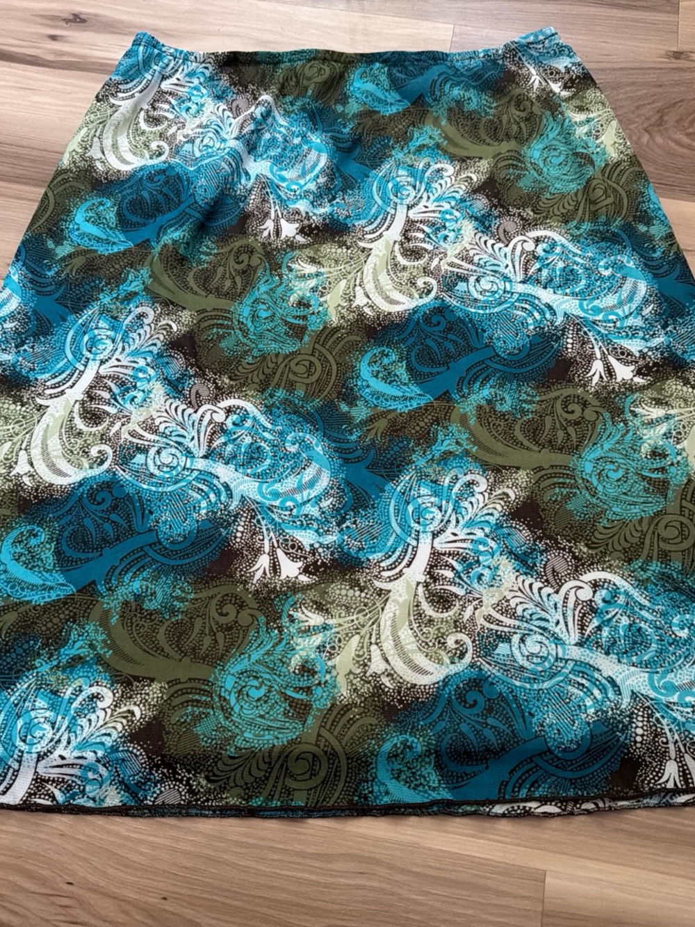 AGB White and Teal Paisley Print Skirt